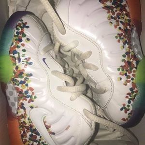 5C Pebbles Nike Foams